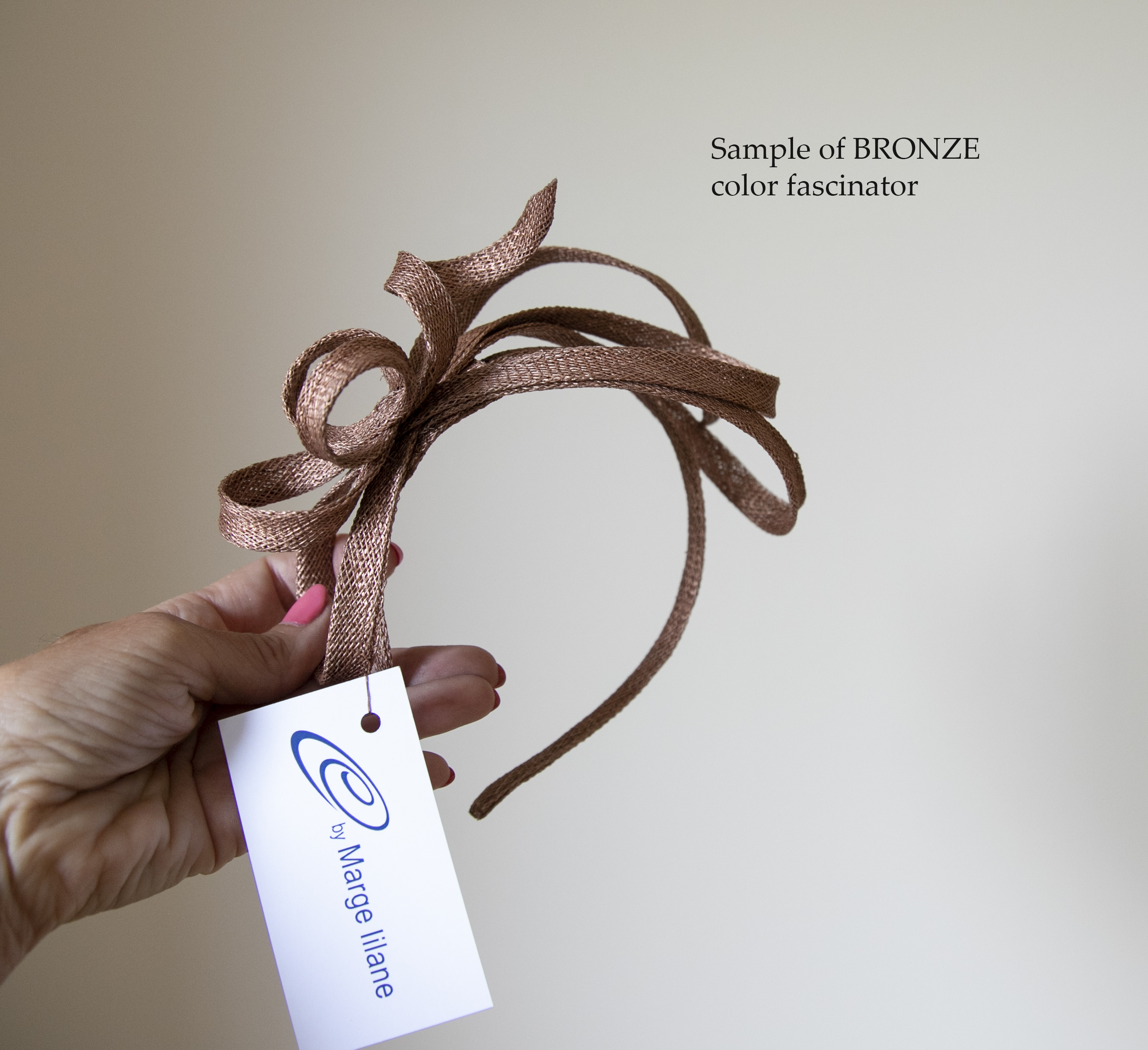 Modern golden fascinator. - Image 7