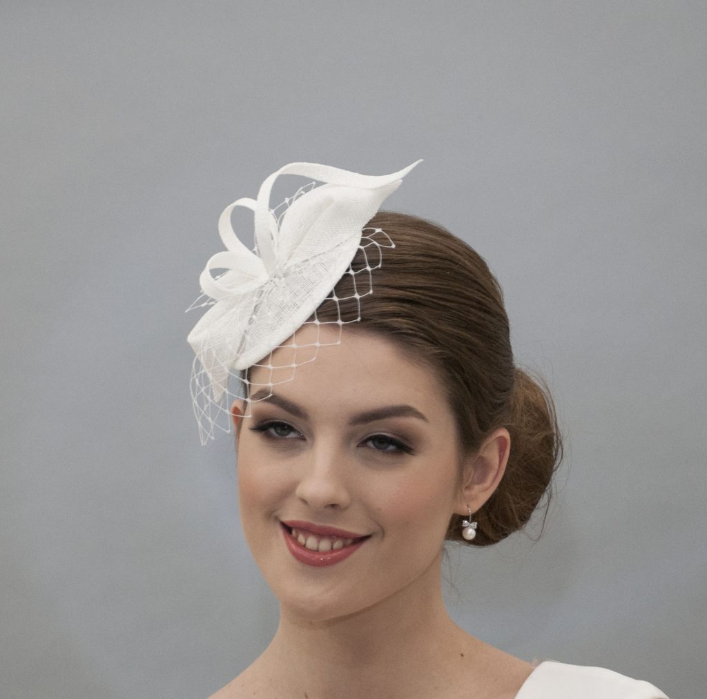 Marge Iilane - White fascinator hat for women.