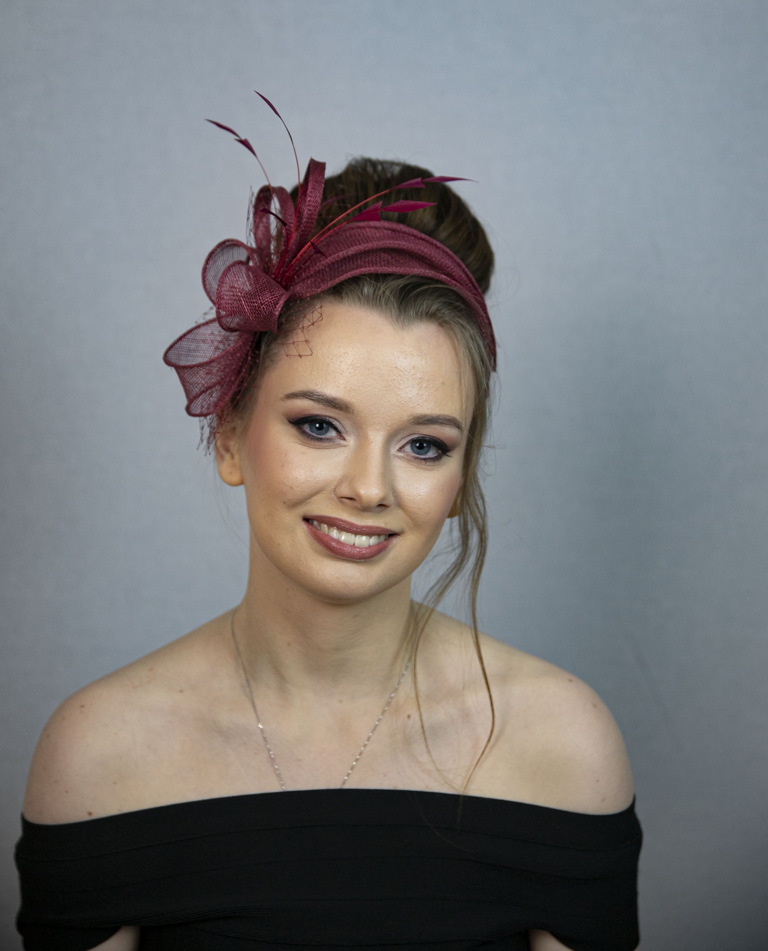 Fascinator Bridget_popular design, what can be ordered in many colors.