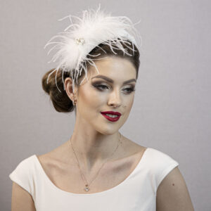 Feather hat for the bride. Wedding fascinator.