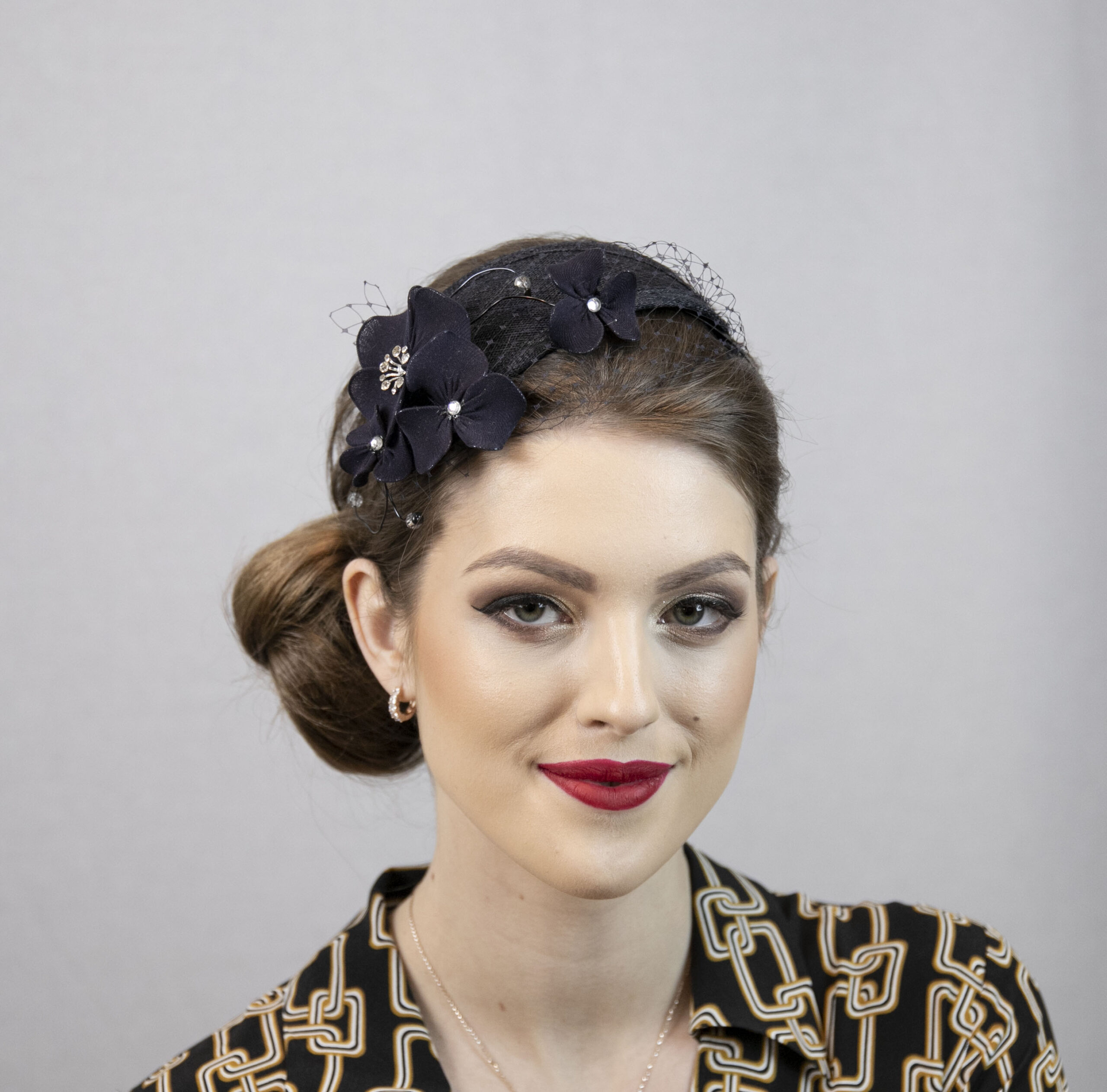 Blue floral fascinator. Dark blue wedding hat. - Image 4