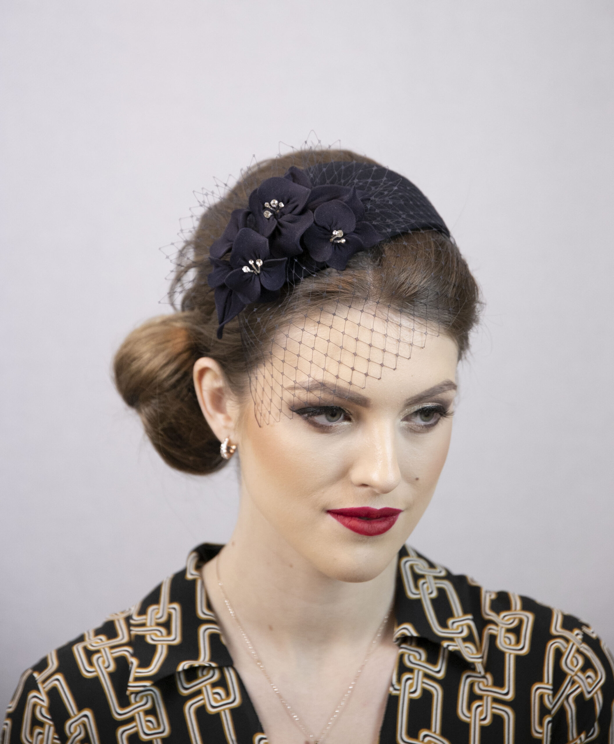 Blue floral fascinator. Dark blue wedding hat. - Image 6