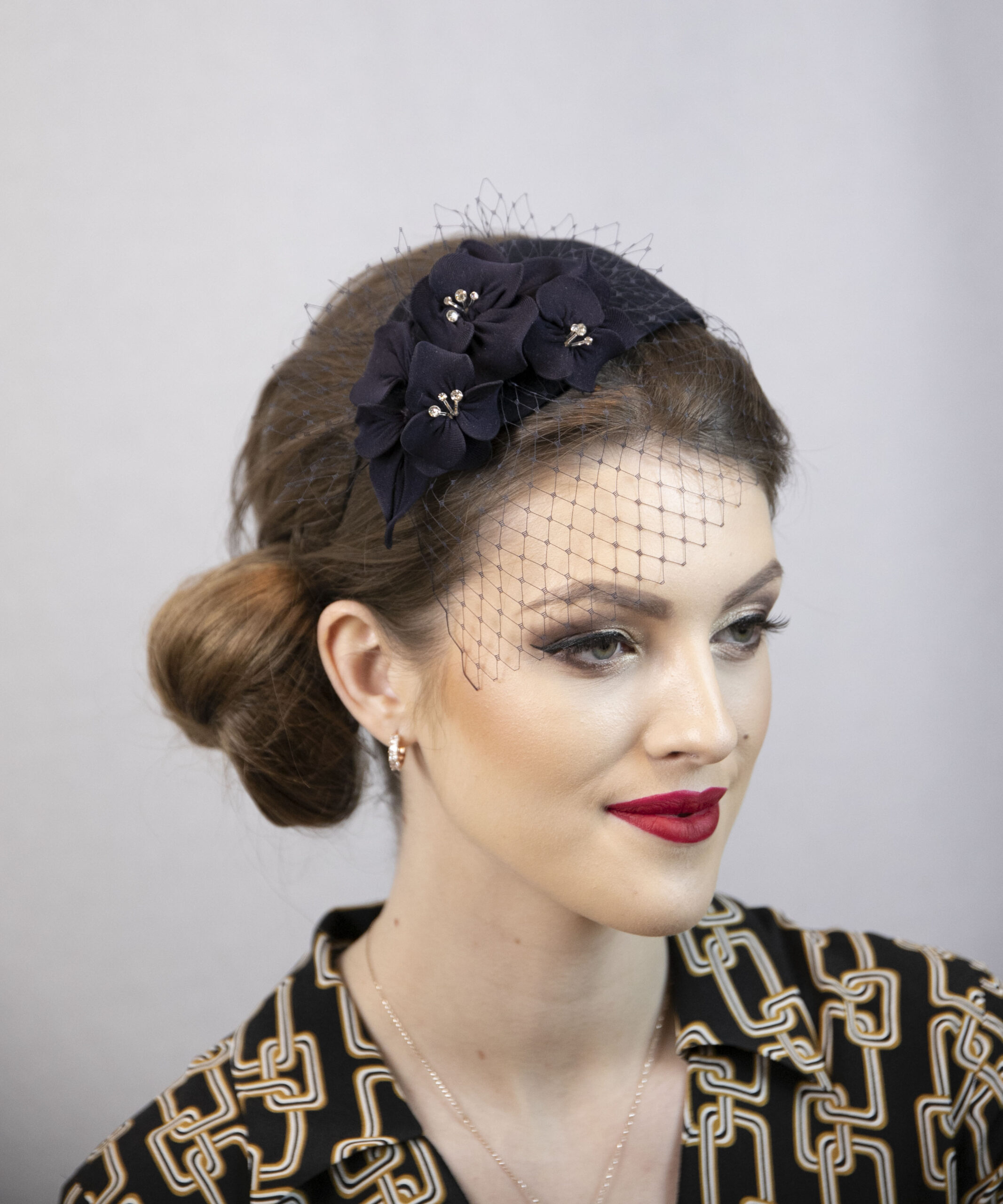 Blue floral fascinator. Dark blue wedding hat. - Image 5