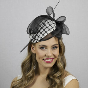 Percher hat with black feather quill
