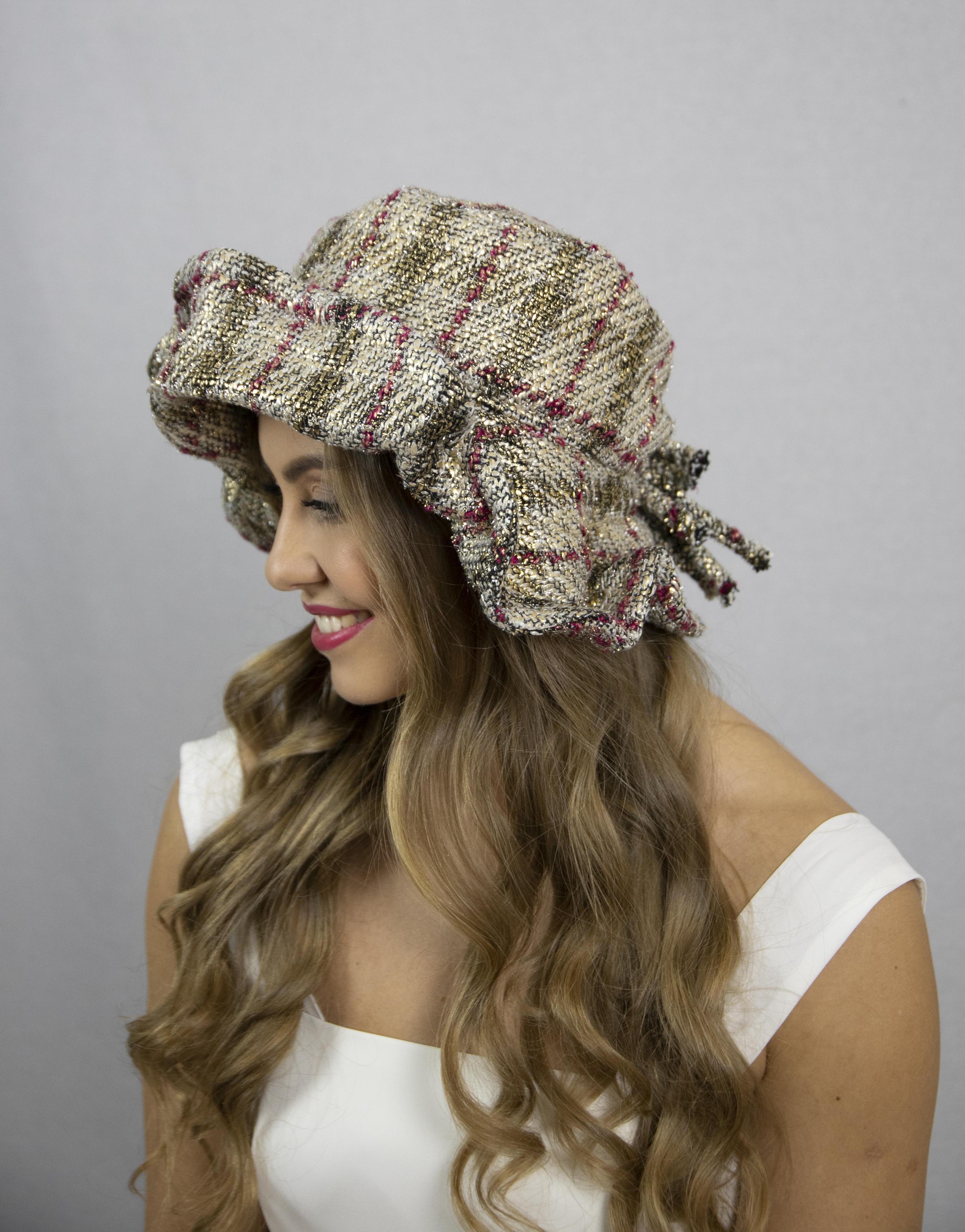 Glamorous casual wide brim designer hat with playful brim. - Image 7