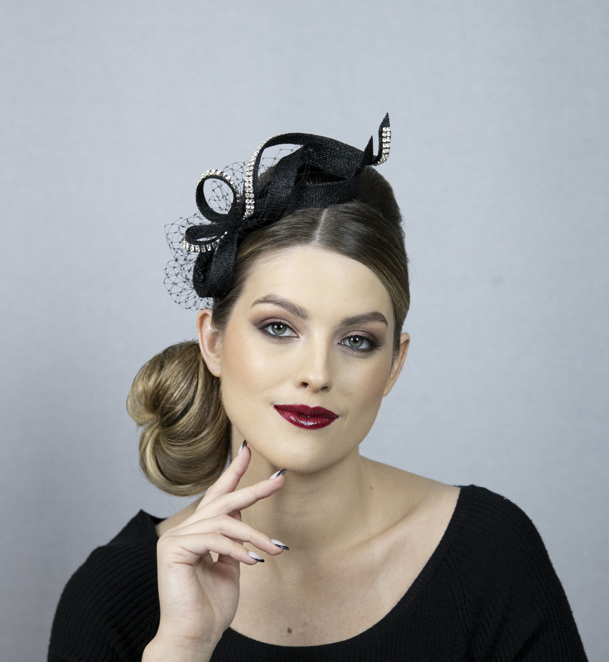 Black fascinator with silver rhinestones. - Image 4