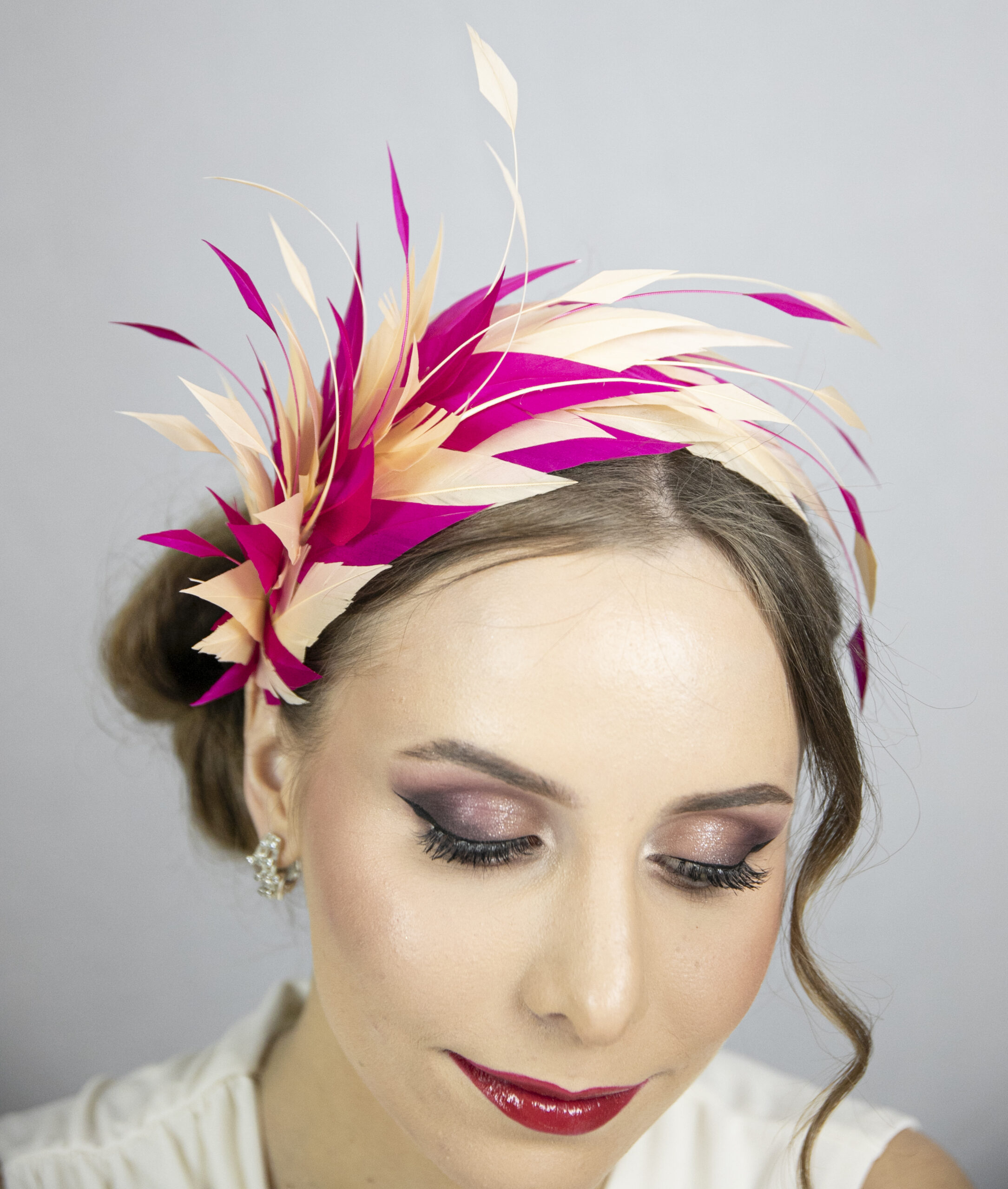 Pink and beige feather fascinator. - Image 5