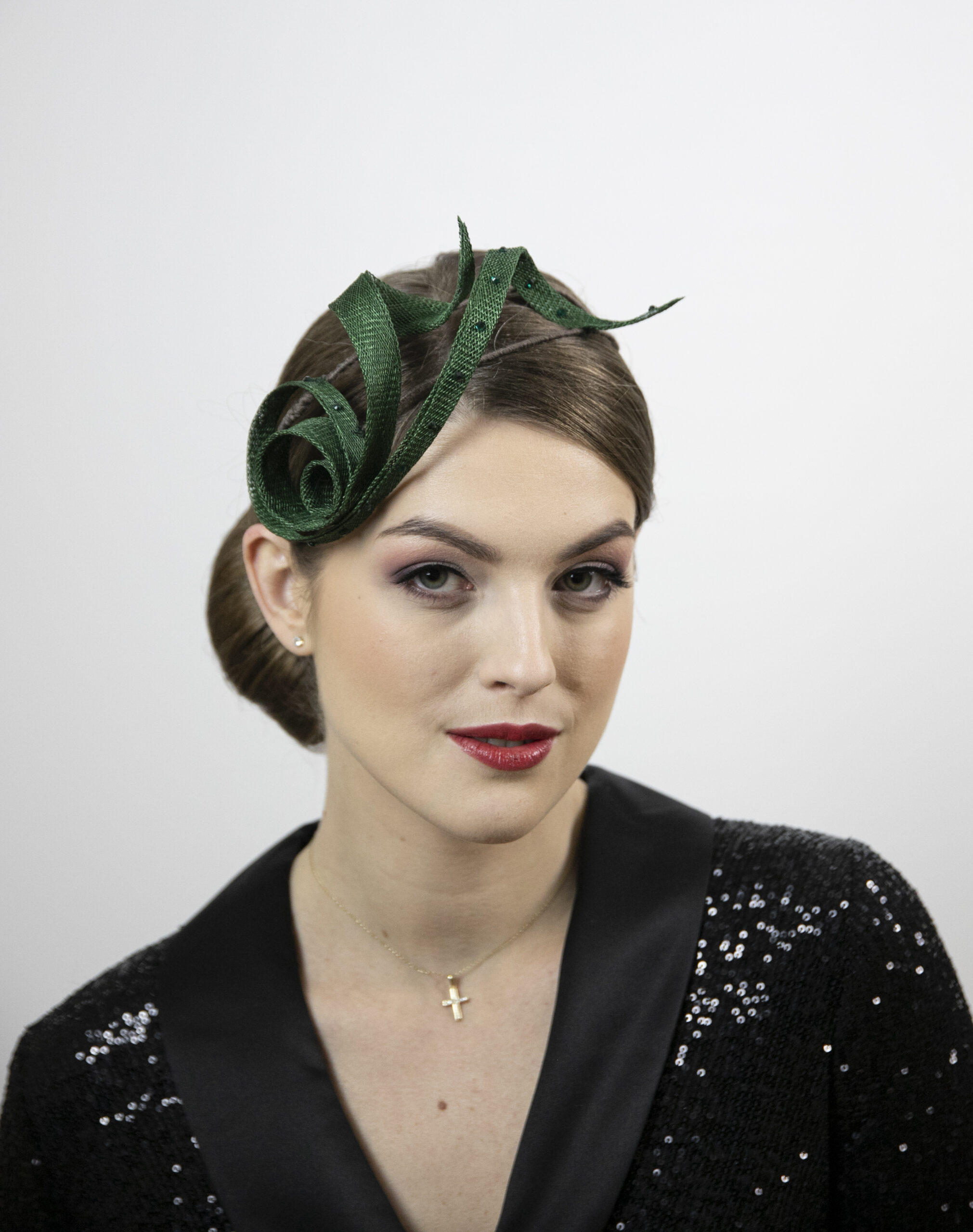 Forest green modern fascinator. - Image 3