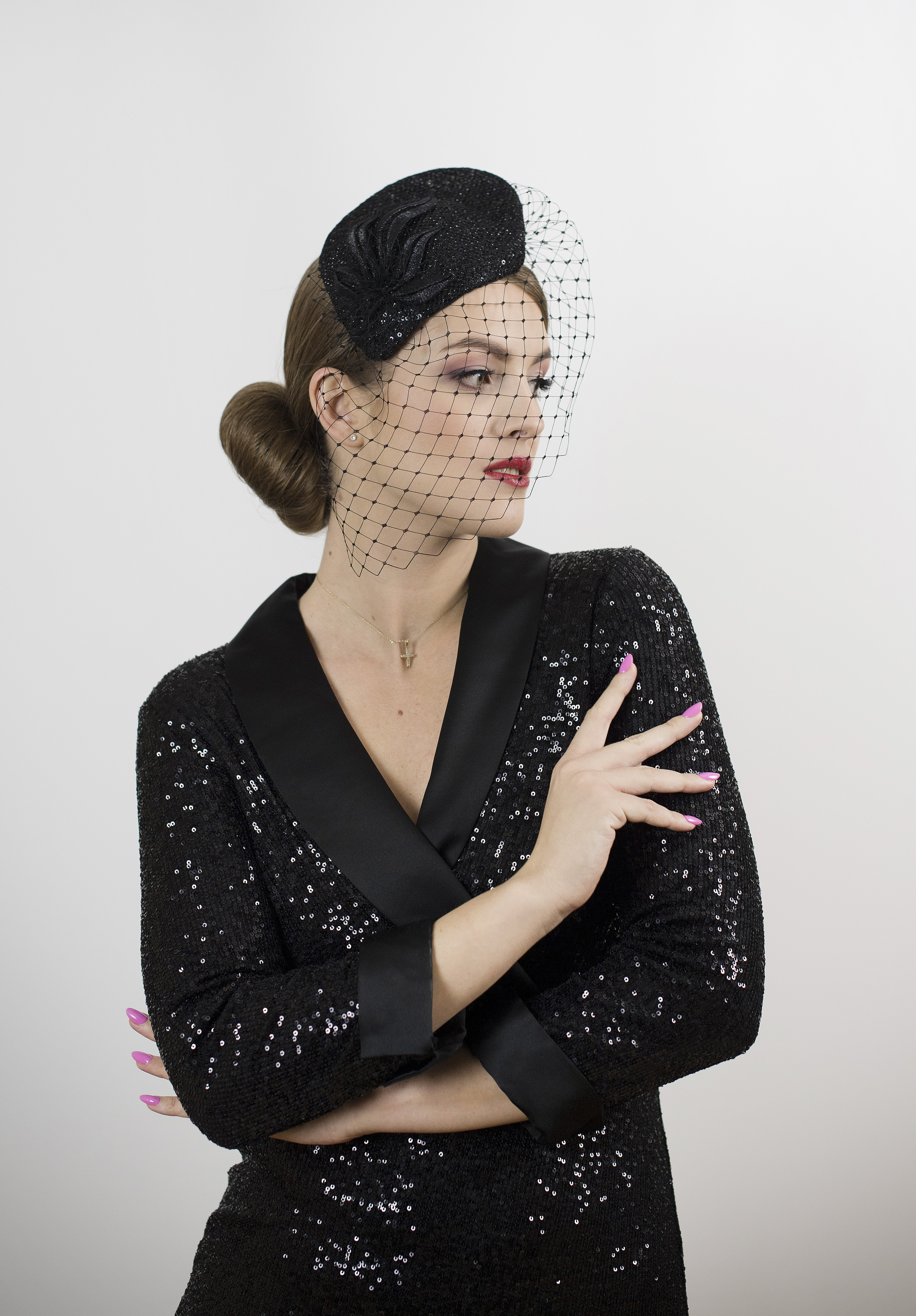 Black pillbox hat with face veil. Funeral hat. Church hat. Wedding guest hat. - Image 3