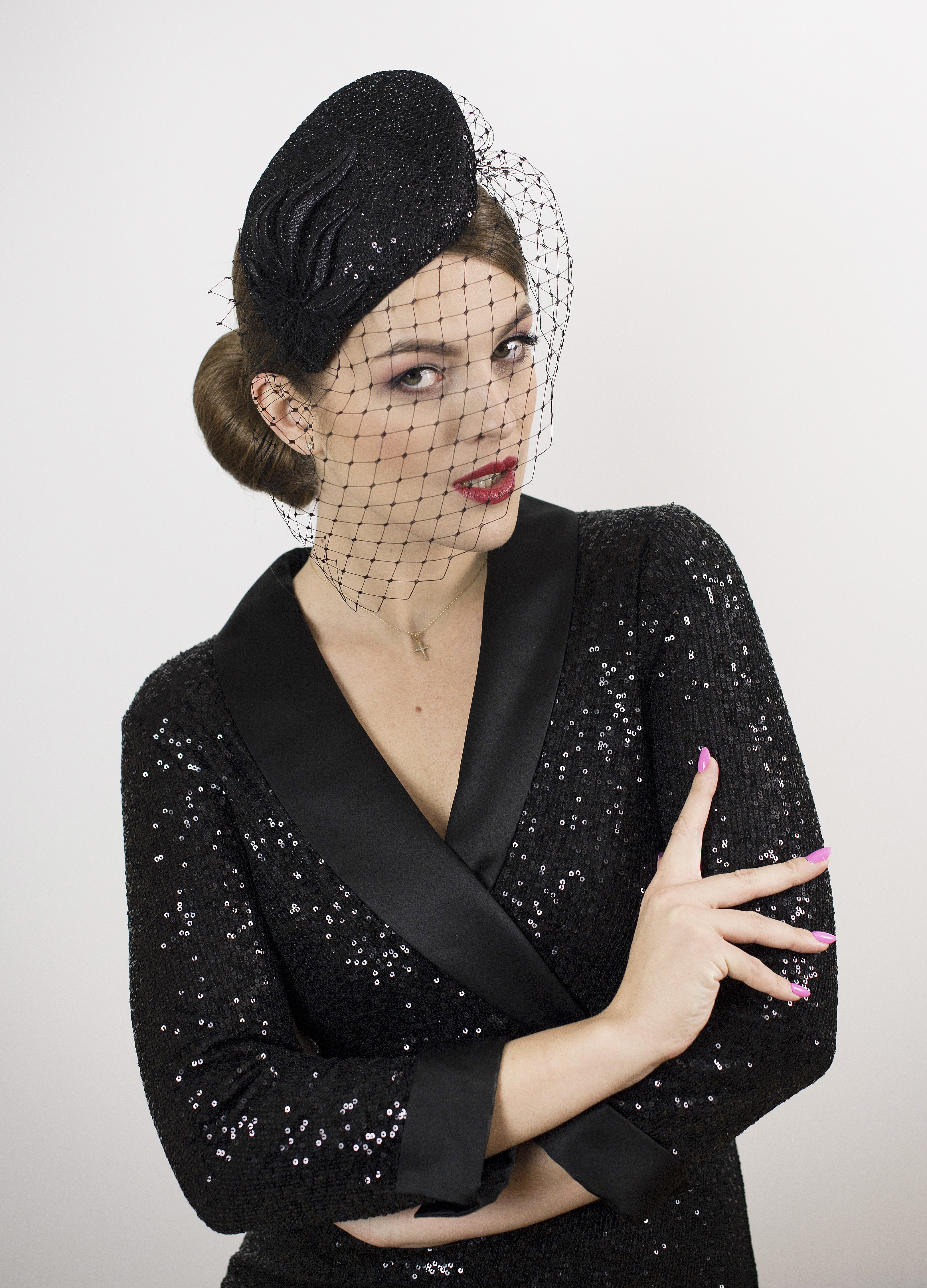 Black pillbox hat with face veil. Funeral hat. Church hat. Wedding guest hat. - Image 4