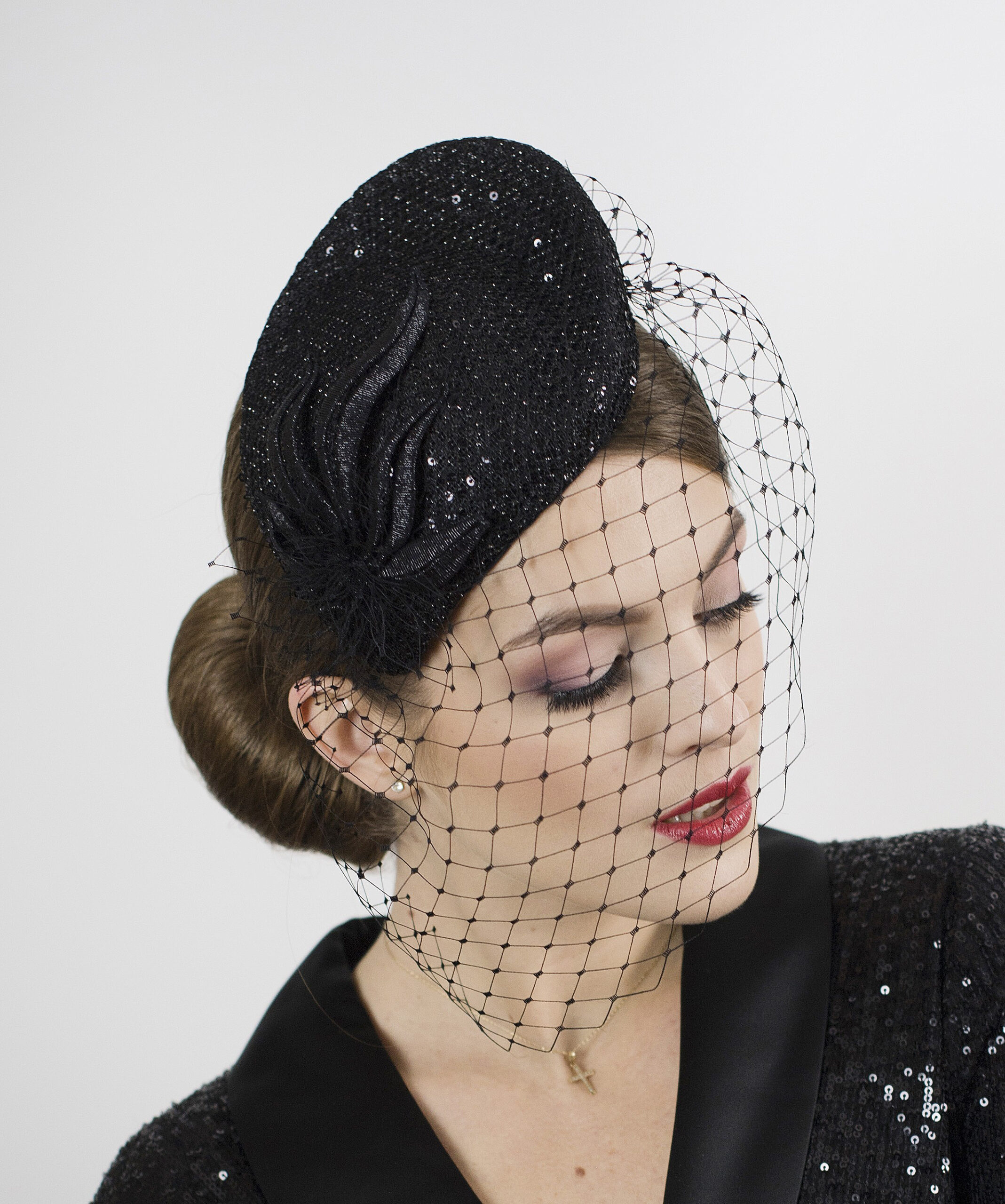 Black pillbox hat with face veil. Funeral hat. Church hat. Wedding guest hat. - Image 5