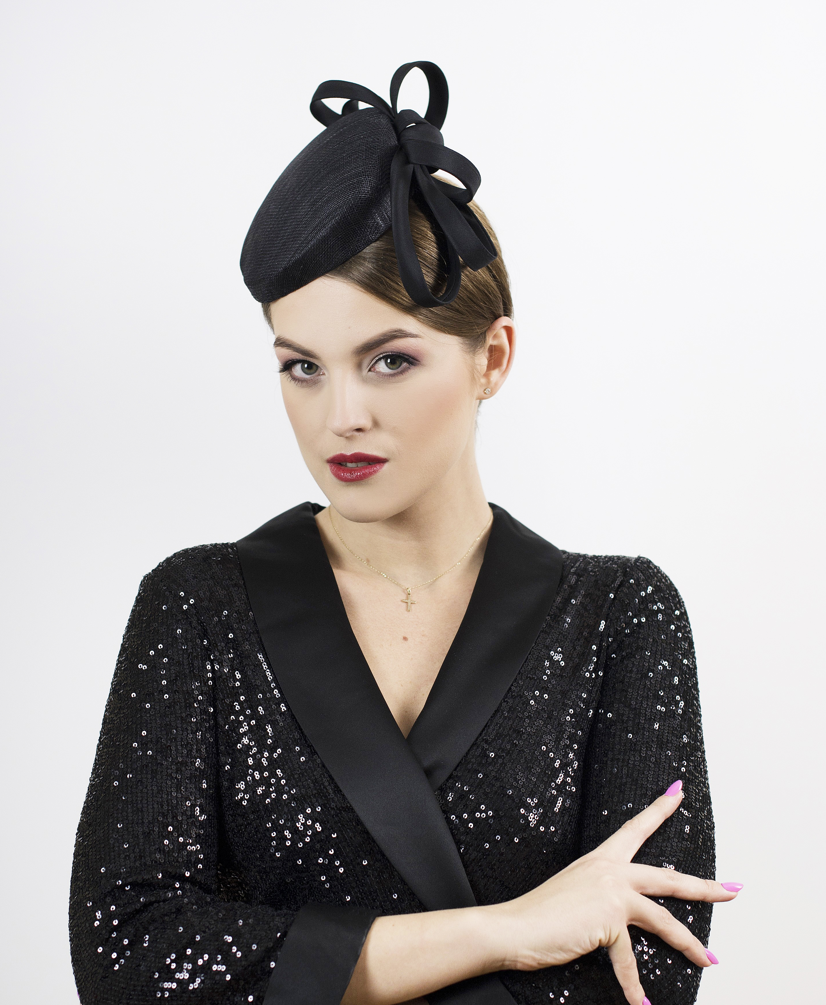Black pillbox hat. Black fascinator hat.