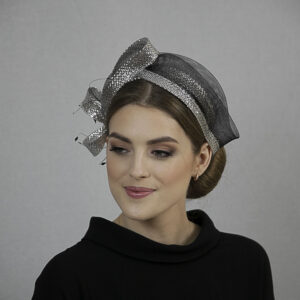 Black and silver fascinator headband.