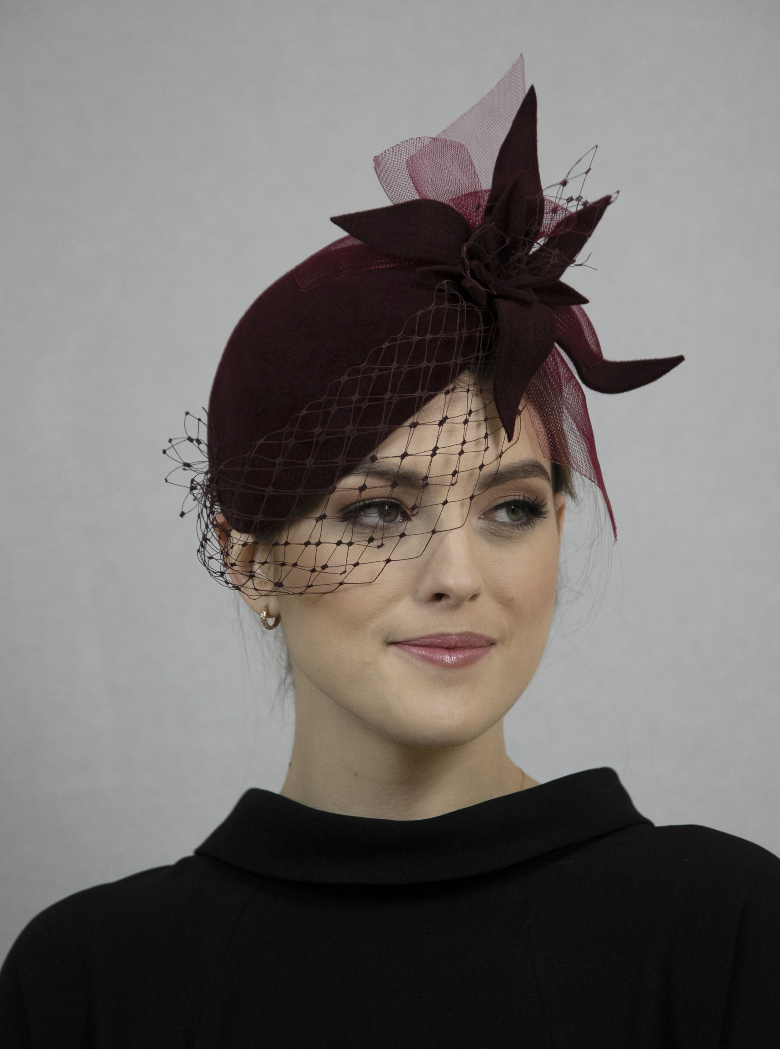 Burgundy red pillbox hat. - Image 3